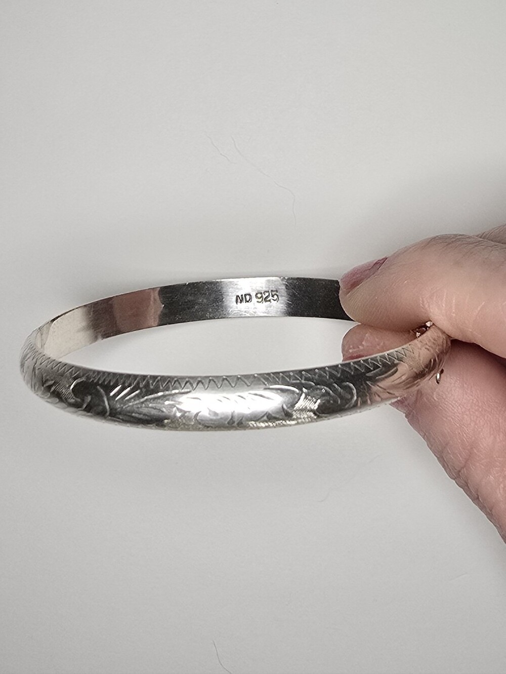 Vintage Engraved 925 Sterling Silver Bangle Bracelet - Picture 5 of 6
